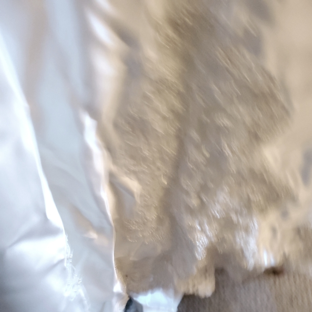 Pre-owned wedding dress